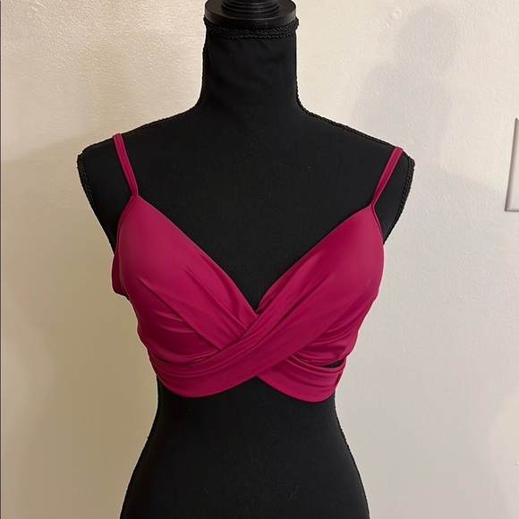 Women's Medium Swim Elegant Pink Top - Picture 1 of 7